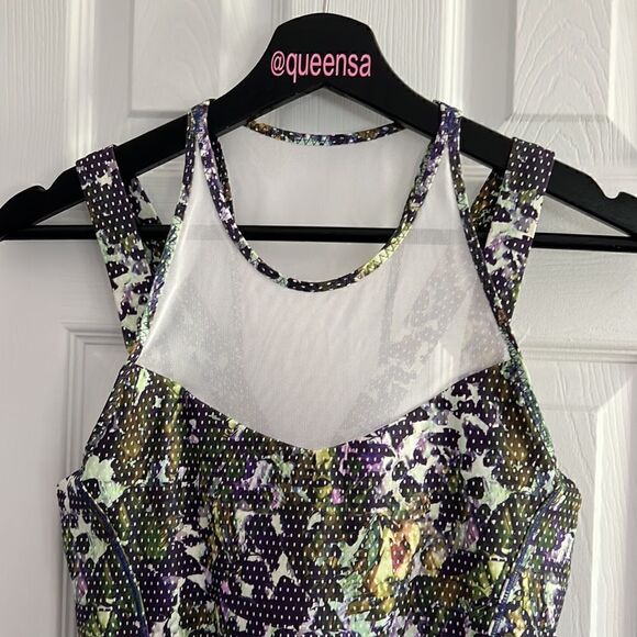 Lululemon Running In The City Tank - Picture 4 of 10